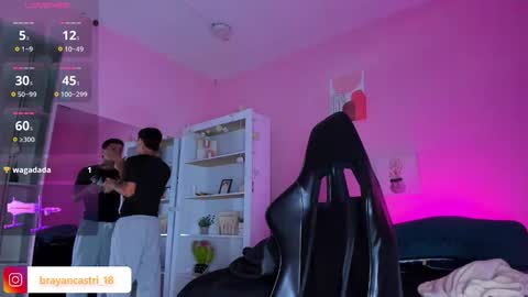 Snapshot of ian_castillo_ chatting on 10-29-25, 11:23 IAN CASTILLO online show from 10-29-25, 11:23