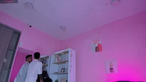 Snapshot of ian_castillo_ chatting on 11-05-25, 11:10 IAN CASTILLO online show from 11-05-25, 11:10