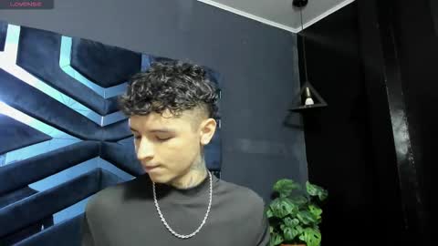 IAN CASTILLO online show from 01-12-26, 11:15