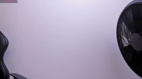 Snapshot of ian_castillo_ chatting on 02-18-26, 11:17 IAN CASTILLO online show from 02-18-26, 11:17