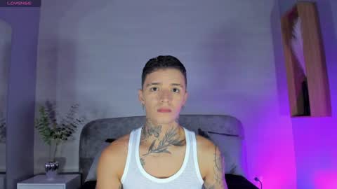 Snapshot of ian_castillo_ chatting on 06-13-26, 11:08 IAN CASTILLO online show from 06-13-26, 11:08