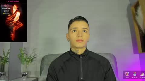 Snapshot of ian_castillo_ chatting on 06-15-26, 11:12 IAN CASTILLO online show from 06-15-26, 11:12