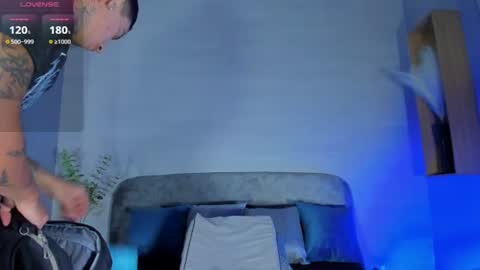 Snapshot of ian_castillo_ chatting on 07-15-26, 11:15 IAN CASTILLO online show from 07-15-26, 11:15