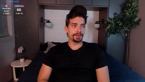 Snapshot of ian_davis chatting on 12-26-24, 11:24 Ian Davis online show from 12-26-24, 11:24