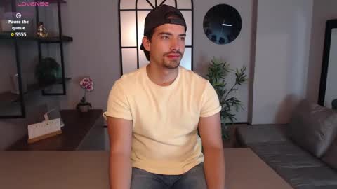 Snapshot of ian_davis chatting on 12-29-24, 01:45 Ian Davis online show from 12-29-24, 01:45