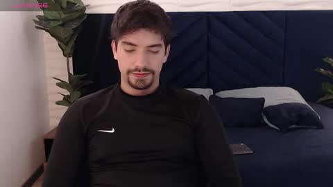 Snapshot of ian_davis chatting on 01-09-25, 08:44 Ian Davis online show from 01-09-25, 08:44