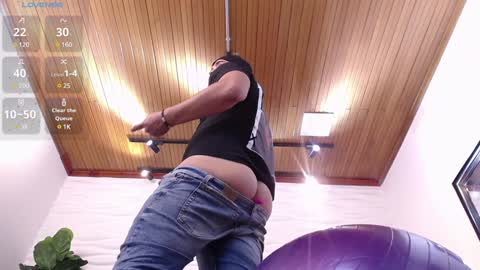 Snapshot of ian_davis chatting on 01-11-25, 10:18 Ian Davis online show from 01-11-25, 10:18