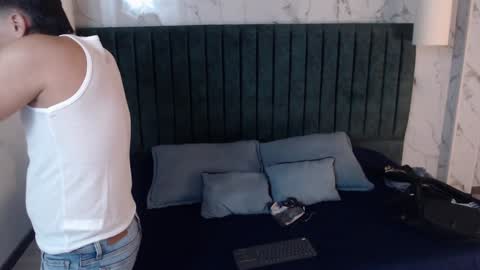 Snapshot of ian_davis chatting on 01-18-25, 11:55 Ian Davis online show from 01-18-25, 11:55