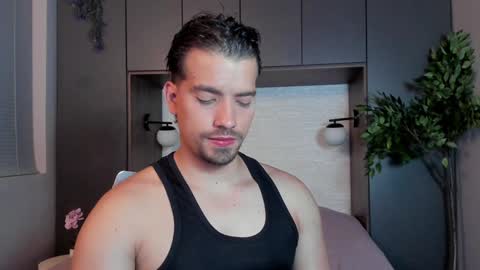 Snapshot of ian_davis chatting on 01-22-25, 12:48 Ian Davis online show from 01-22-25, 12:48