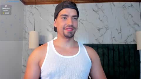 Snapshot of ian_davis chatting on 01-27-25, 11:54 Ian Davis online show from 01-27-25, 11:54