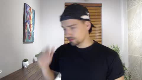 Snapshot of ian_davis chatting on 01-29-25, 12:02 Ian Davis online show from 01-29-25, 12:02