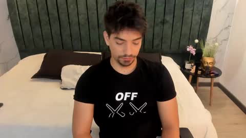 Snapshot of ian_davis chatting on 02-17-25, 08:15 Ian Davis online show from 02-17-25, 08:15