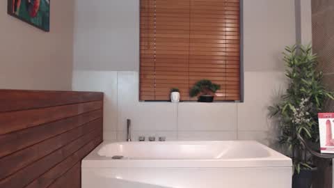 Snapshot of ian_davis chatting on 02-23-25, 10:42 Ian Davis online show from 02-23-25, 10:42