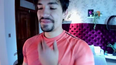 Snapshot of ian_davis chatting on 10-17-25, 11:35 Ian Davis online show from 10-17-25, 11:35