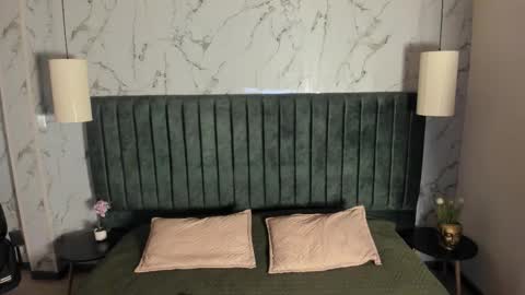 Snapshot of ian_davis chatting on 10-19-25, 11:55 Ian Davis online show from 10-19-25, 11:55