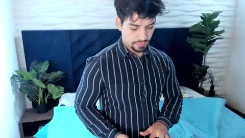 Snapshot of ian_davis chatting on 10-23-25, 11:53 Ian Davis online show from 10-23-25, 11:53