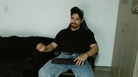 Snapshot of ian_davis chatting on 11-03-25, 02:02 Ian Davis online show from 11-03-25, 02:02