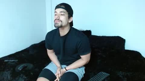 Snapshot of ian_davis chatting on 11-04-25, 03:49 Ian Davis online show from 11-04-25, 03:49