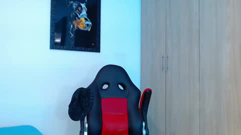 I A N -- H A M M E R online show from 02-11-25, 01:41