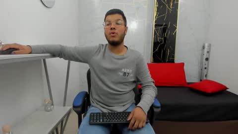       online show from 11-07-25, 03:17