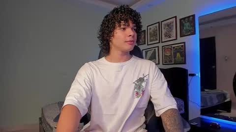 Snapshot of ian_versace chatting on 03-17-26, 04:06 Andres online show from 03-17-26, 04:06