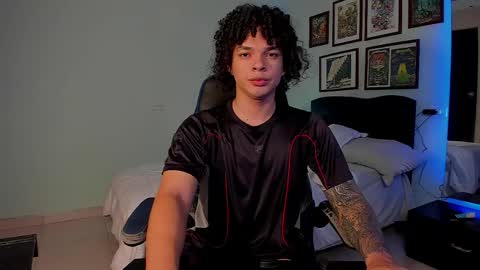 Snapshot of ian_versace chatting on 03-30-26, 04:02 Andres online show from 03-30-26, 04:02