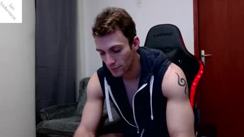 Snapshot of ianandersson27 chatting on 02-11-25, 11:33 Ian Andersson online show from 02-11-25, 11:33