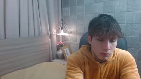 Snapshot of iancute_ chatting on 09-11-25, 04:23 ian online show from 09-11-25, 04:23