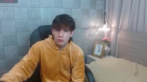 Snapshot of iancute_ chatting on 09-12-25, 10:43 ian online show from 09-12-25, 10:43