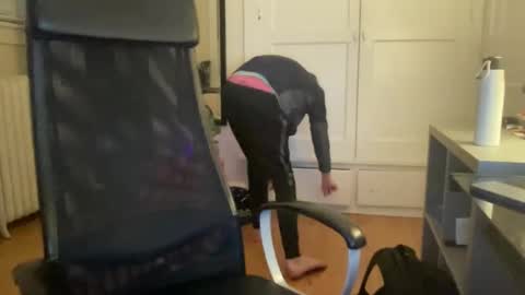 Snapshot of ibqbltiztyqq chatting on 11-07-25, 07:19 John online show from 11-07-25, 07:19