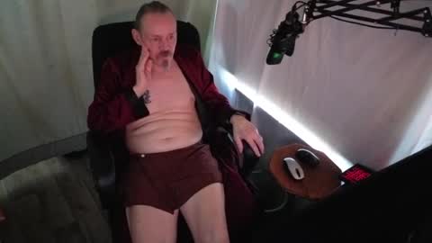 Snapshot of ibrichyrich chatting on 07-15-26, 11:43 Rich online show from 07-15-26, 11:43