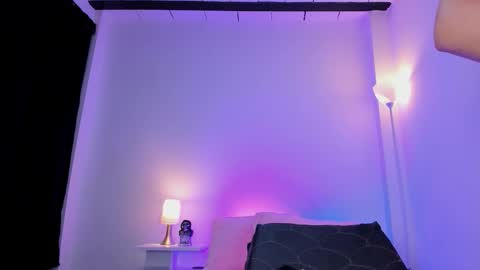 Snapshot of ice_grace chatting on 10-24-25, 09:38 ice online show from 10-24-25, 09:38