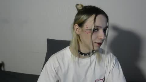 Snapshot of icebenz chatting on 03-12-26, 03:07 Jade online show from 03-12-26, 03:07