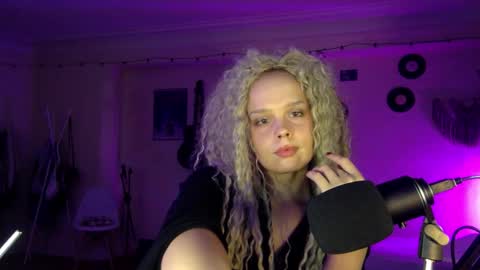 Nina online show from 01-15-26, 12:26