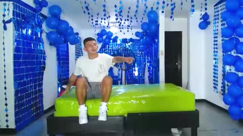 THOMAS AND DAMIAND online show from 12-26-24, 09:15