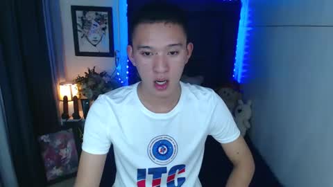 Snapshot of iconicmateo chatting on 12-15-24, 06:26 Mateo online show from 12-15-24, 06:26