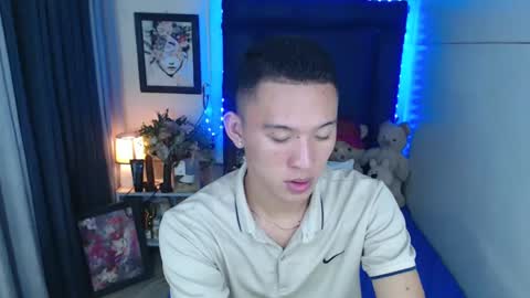 Snapshot of iconicmateo chatting on 12-24-24, 02:22 Mateo online show from 12-24-24, 02:22