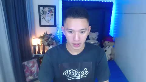 Snapshot of iconicmateo chatting on 12-25-24, 07:24 Mateo online show from 12-25-24, 07:24