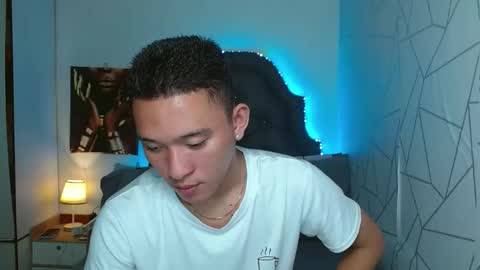Snapshot of iconicmateo chatting on 01-26-25, 05:45 Mateo online show from 01-26-25, 05:45