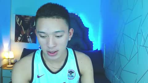 Snapshot of iconicmateo chatting on 02-21-25, 03:23 Mateo online show from 02-21-25, 03:23