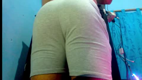 Snapshot of icyestic chatting on 10-26-25, 06:19 bryan online show from 10-26-25, 06:19