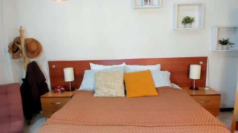 Snapshot of icysweetcam chatting on 10-01-25, 10:21 Icy online show from 10-01-25, 10:21