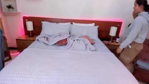 Snapshot of icysweetcam chatting on 10-07-25, 10:23 Icy online show from 10-07-25, 10:23