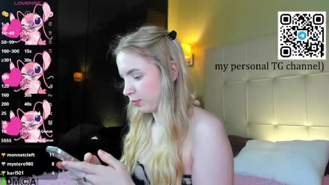 Snapshot of ida_lewiss chatting on 04-09-26, 06:30 Ida online show from 04-09-26, 06:30