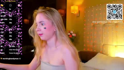 Snapshot of ida_lewiss chatting on 04-16-26, 01:28 Ida online show from 04-16-26, 01:28