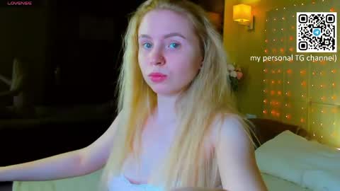 Snapshot of ida_lewiss chatting on 04-21-26, 12:56 Ida online show from 04-21-26, 12:56