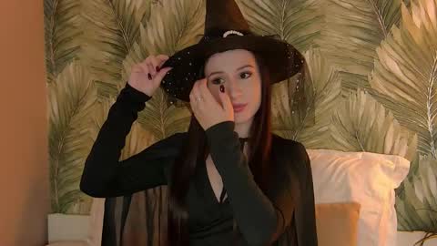 Snapshot of idamack chatting on 10-30-25, 12:50 Ida Mask online show from 10-30-25, 12:50