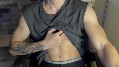 Snapshot of idkiww chatting on 10-02-25, 07:54 yo online show from 10-02-25, 07:54