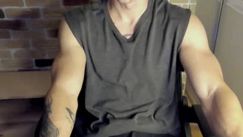 Snapshot of idkiww chatting on 10-03-25, 07:33 yo online show from 10-03-25, 07:33