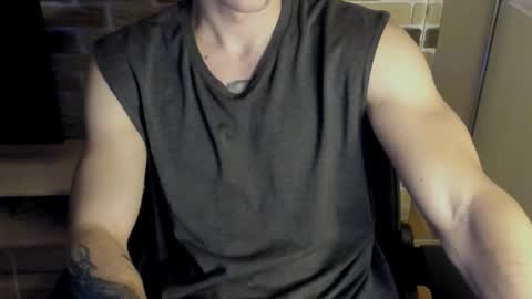 Snapshot of idkiww chatting on 11-14-25, 07:45 yo online show from 11-14-25, 07:45